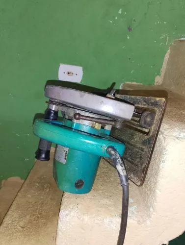 Serra circular Makita grande , 220 volts 