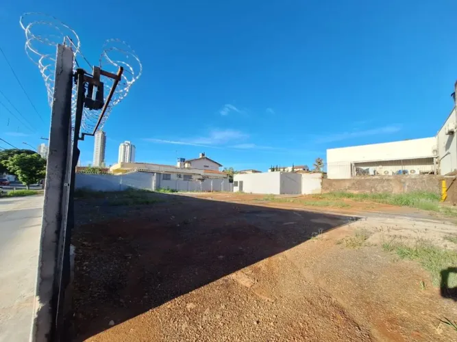 Área de 861 m² para alugar por R$ 5.700/mensais no Setor Coimbra - Goiânia.