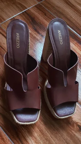 Sandália Arezzo nova couro legítimo Tam 38