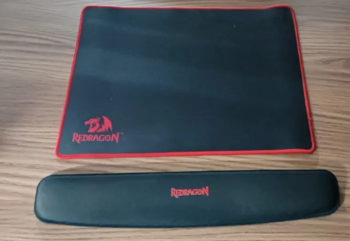 Mousepad + apoio de braço Redragon