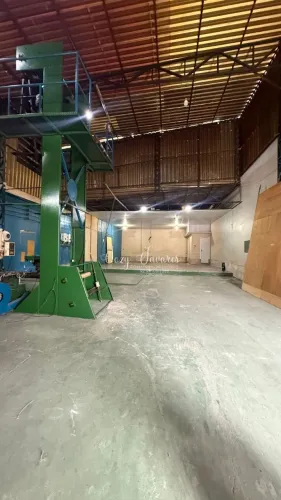 Excelente Galpão 420m² c/ Escritório e Placa Solar (Aceita Propostas)