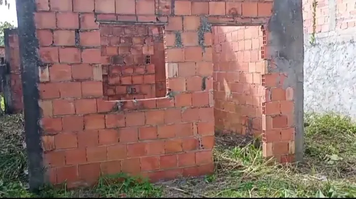 Vendo terreno no parque verde, 8 de frente e 15 de fundo.