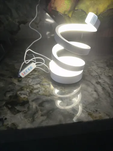 Linda luminária nova USB 30,00