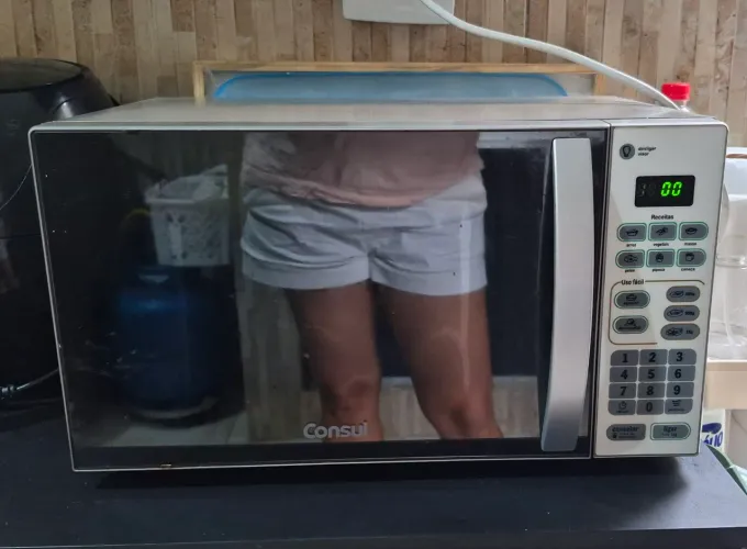 Micro-ondas Consul (Brinde tampa para pratos)