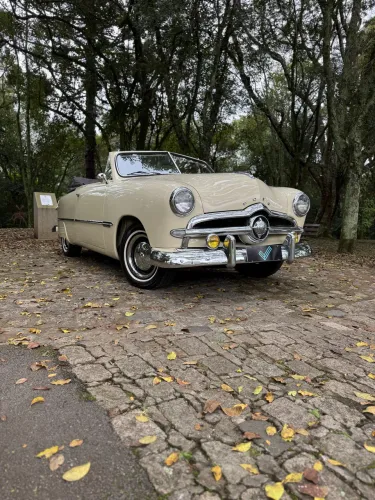 Ford Custom Classic 1950