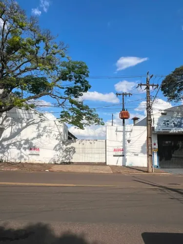 Imóvel para aluguel possui 1600 metros quadrados em Zona 05 - Maringá - PR