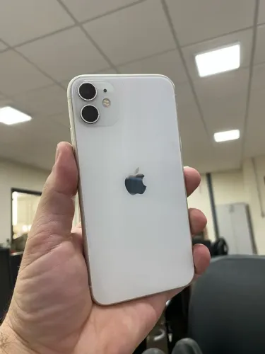 iPhone 11 branco 64gb impecável