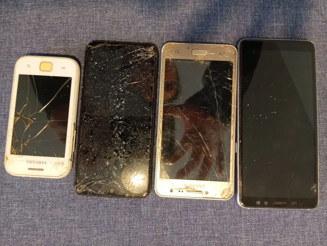 Lote de celular pra peças ou conserto 