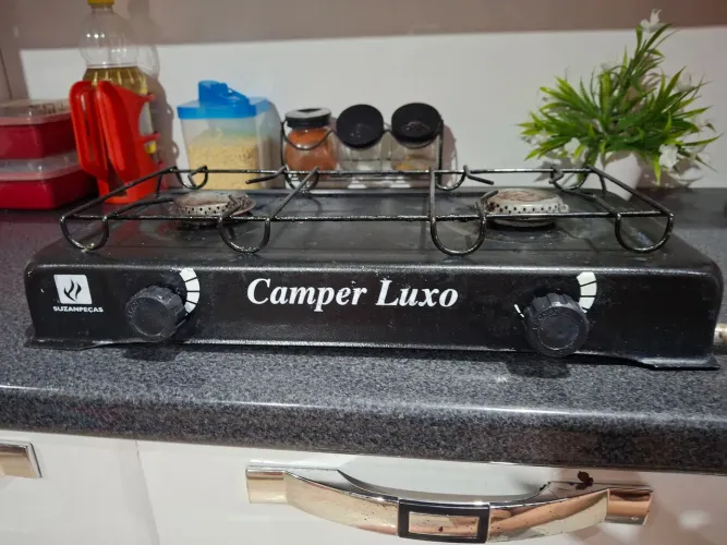 Vendo fogão quebra galho funcionando Muito bem.