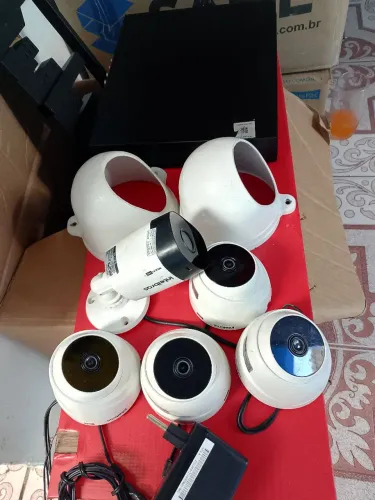 Câmeras Intelbras com DVR com HD e 8 canais