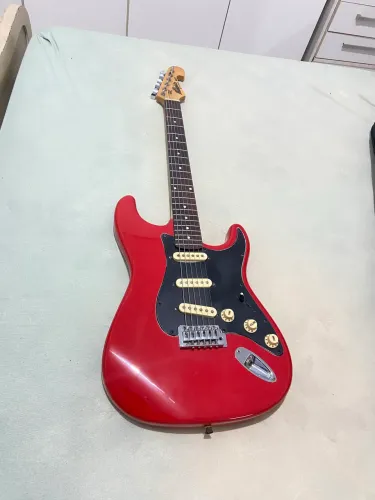 Guitarra Stratocaster Tagima Memphis 
