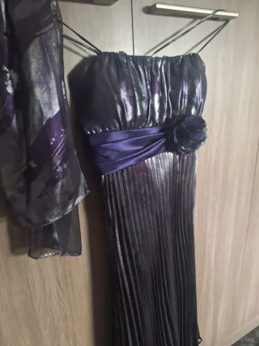 Vestido com gorro para pescoço