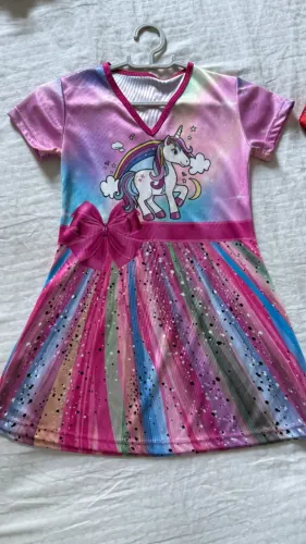 Vestido unicórnio tamanho 3 e 4 anos