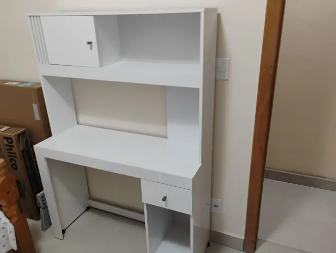 Vendo estante de quarto