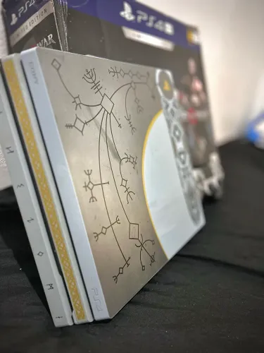 VENDO PS4 PRO EDIÇÃO LIMITADA GOW