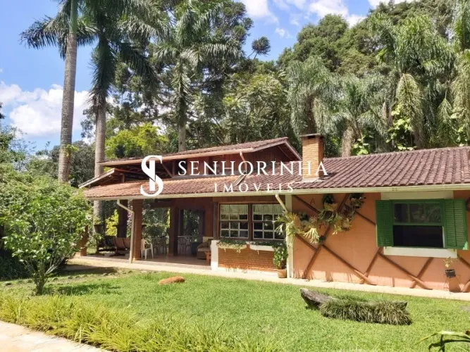 Sítio com piscina e lazer completo em São Lourenço da Serra | 5 dormitórios (3 suítes) | A