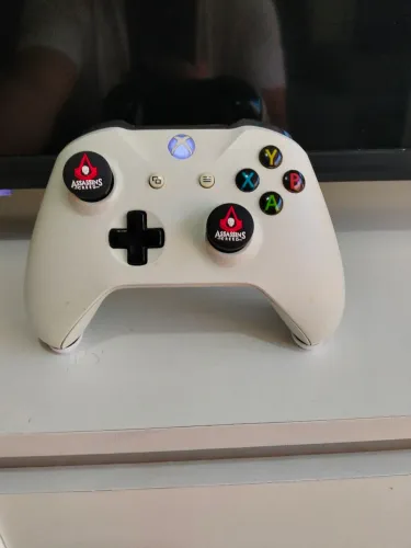 Controle Xbox one s original com bluetooth e entrada para fone!