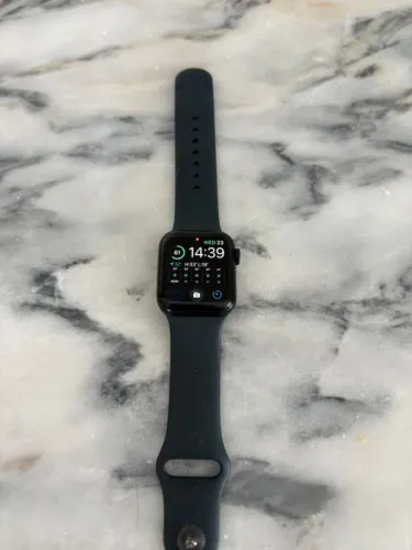 Apple Watch SE 2 40mm Midnight impecável com carregador