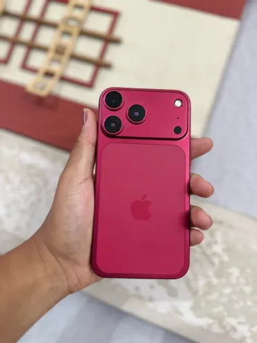 iPhone XR na carcaça do 18pro