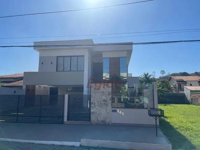 Excelente casa de alto padrão no condominio Elisa 4 quartos e suites com piscina à venda -