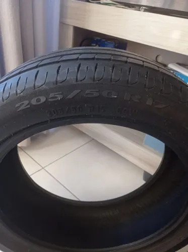 Pneu Pirelli aro 17 205/50r17 Rum flat