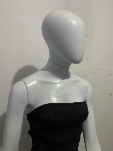 Manequim de fibra feminino