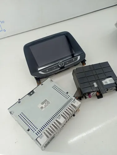 Kit multimídia GM Tracker 1.2 turbo 2020 a 2025
