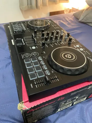 Controladora DDJ RB 400