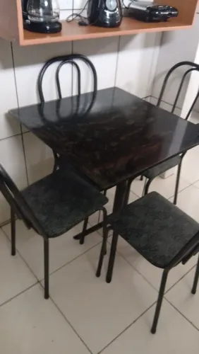MESA COZINHA 4 CADEIRA TAMPO GRANITO NOVA ZERA .NAO FACO ENTREGA ZAPIU 75.99200.5484
