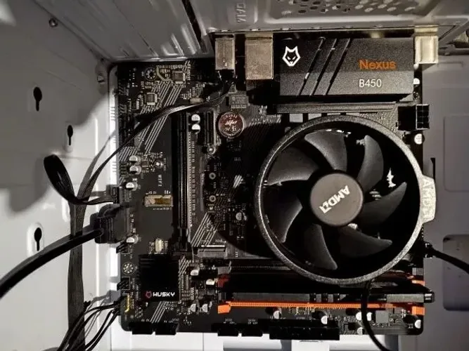 Kit Ryzen 3 5300g + 8GB DDR4 Husky + Placa Mãe B450 Husky R$ 825,00 1 ano Uso