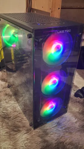 PC semi-gamer. 8gb RAM. 120gb SSD. 500gb HD
