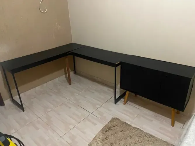 VENDO MESA ESCRITORIO + ARMÁRIO