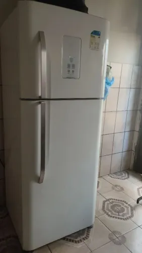 Vende-se geladeira
