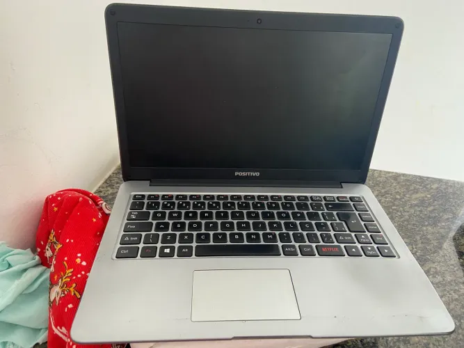 Vendo notebook positivo com defeito 