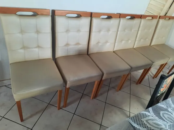 6 Cadeiras para mesa de jantar