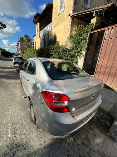 Ford KA+ Sedan 1.0 Tivct Flex 4P 2015