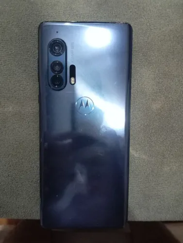 Motorola Edge 30 Ultra.