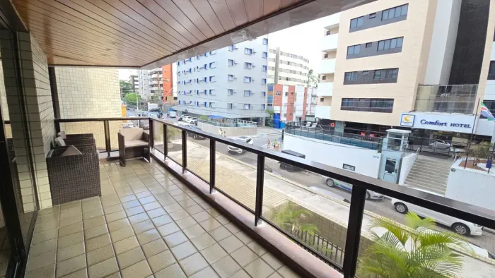 Imóvel para aluguel tem 216 metros quadrados com 4 quartos em Ponta Verde - Maceió - AL