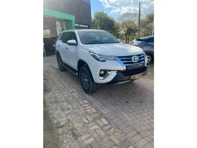 Toyota Hilux SW4 4X4 2.8 Diesel 2020