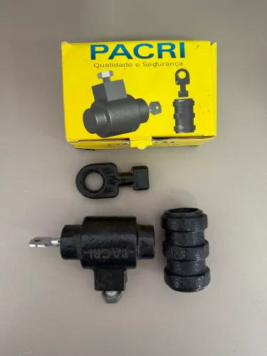 Cadeado para porta de enrolar chave tetra