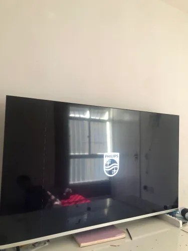 Vende-se smart tv 58 polegadas, Com algumas listras na tela