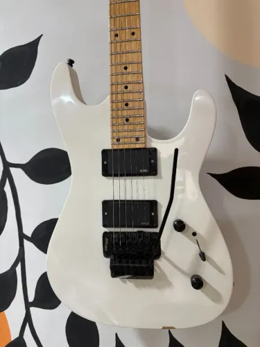 Guitarra Ativa EMG FLoyd Rose Kaiser