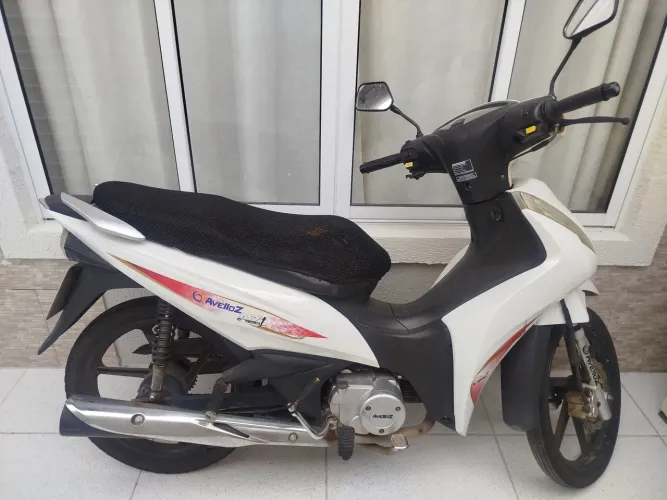 Vendo está moto.