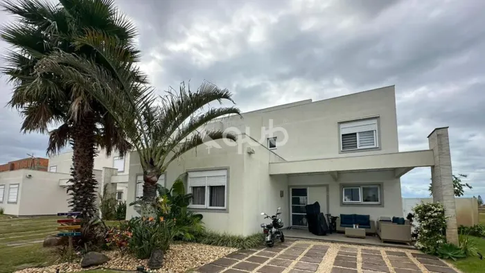 Sobrado à venda, 4 quartos, 2 suítes, 2 vagas, Condomínio Pateo Marbella - Xangri-Lá/RS