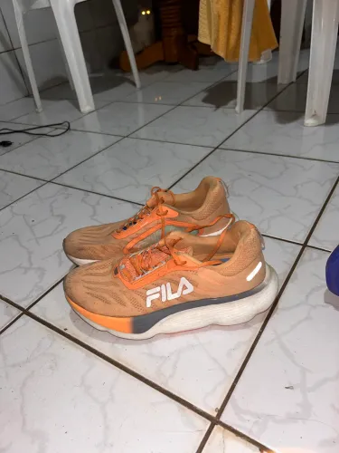 Tênis de corrida: fila float max 2