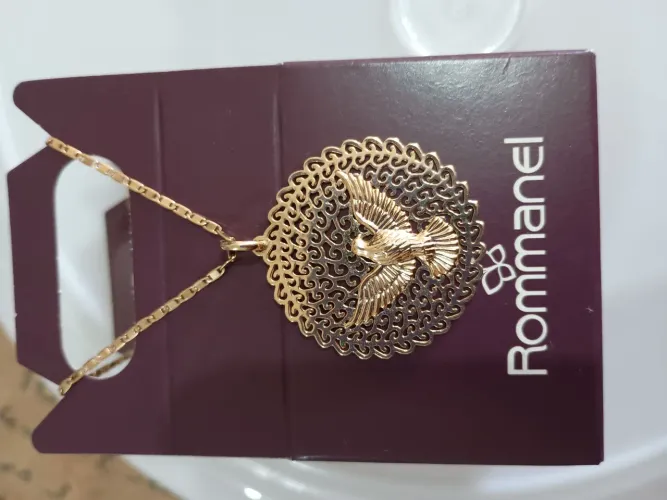 Vendo um lindo colar da romanel 