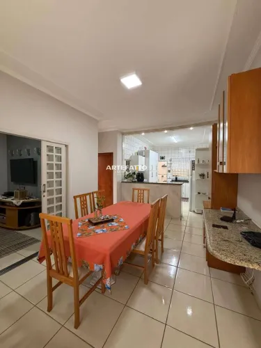 Casa à venda em Franca, Residencial José de Carlos, com 2 quartos, 150m²