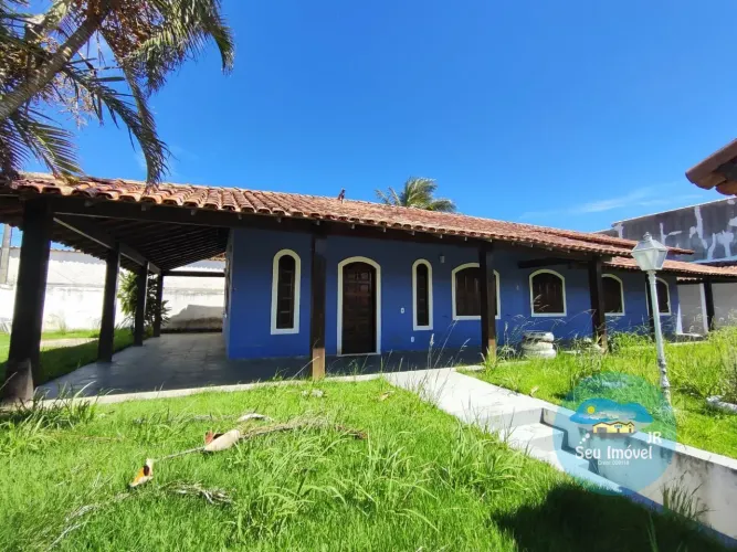 Casa colonial em localização privilegiada!