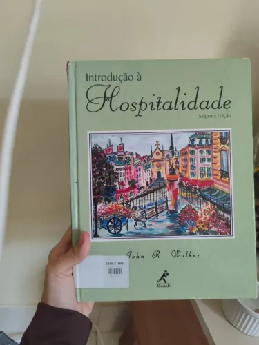 Livro Introdução a hospitalidade - John R. Walker