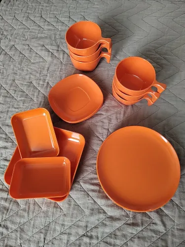 Antiquários/ colecionador-Anos 70coj.xicaras 6 pc. Café/chá da Goyana em melamina laranja 